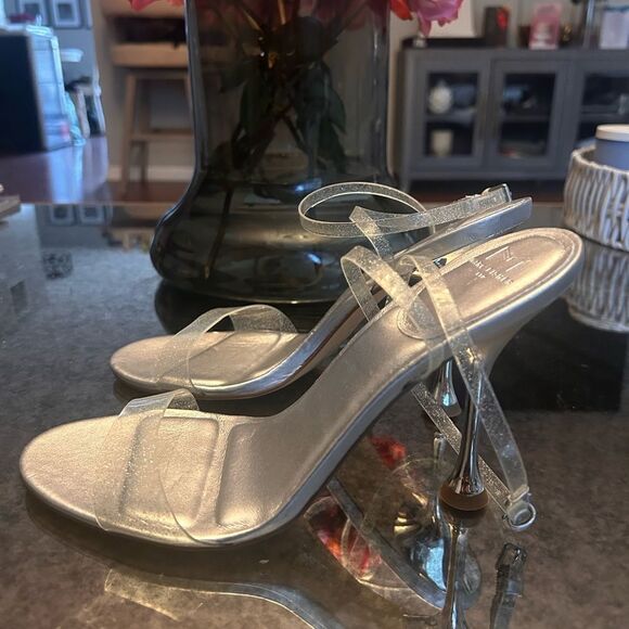 Marc Fisher CALISTY STRAPPY HEELED SANDALS - Picture 2 of 6